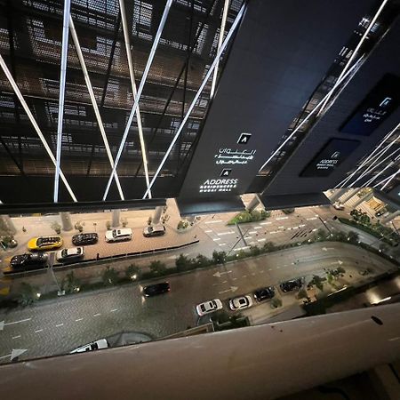 Downtown Holiday'S - 1 Min To Dubai Mall & Burj Khalifa Hostel Exterior photo