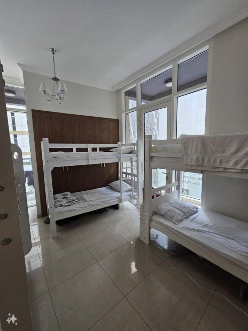 Downtown Holiday'S - 1 Min To Dubai Mall & Burj Khalifa Hostel Exterior photo