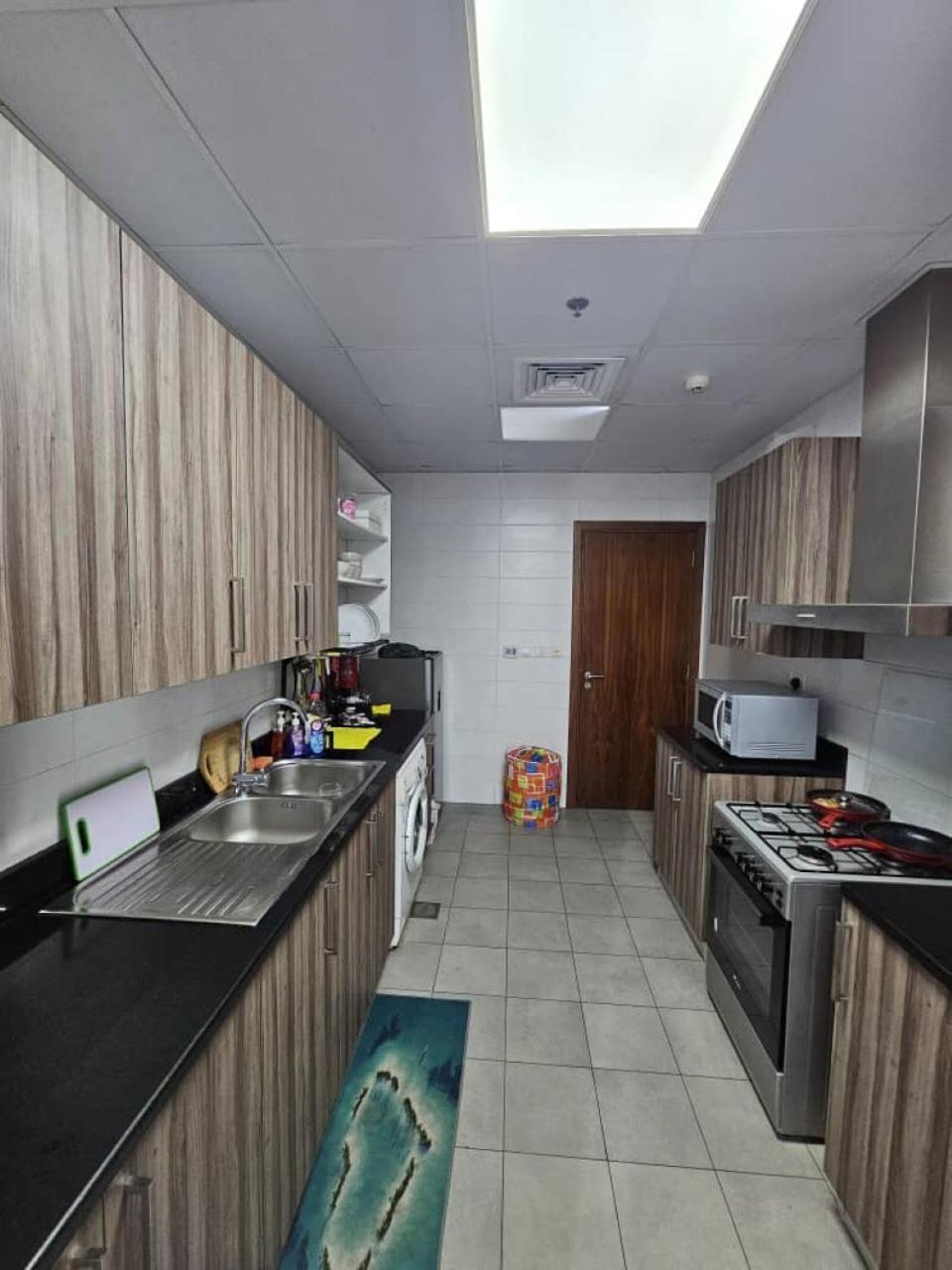 Downtown Holiday'S - 1 Min To Dubai Mall & Burj Khalifa Hostel Exterior photo